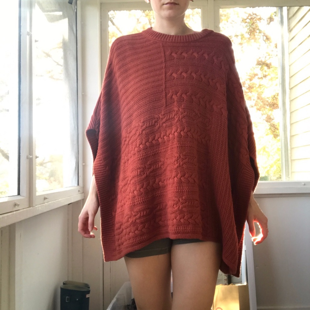 Beautiful Cable Knit Poncho!